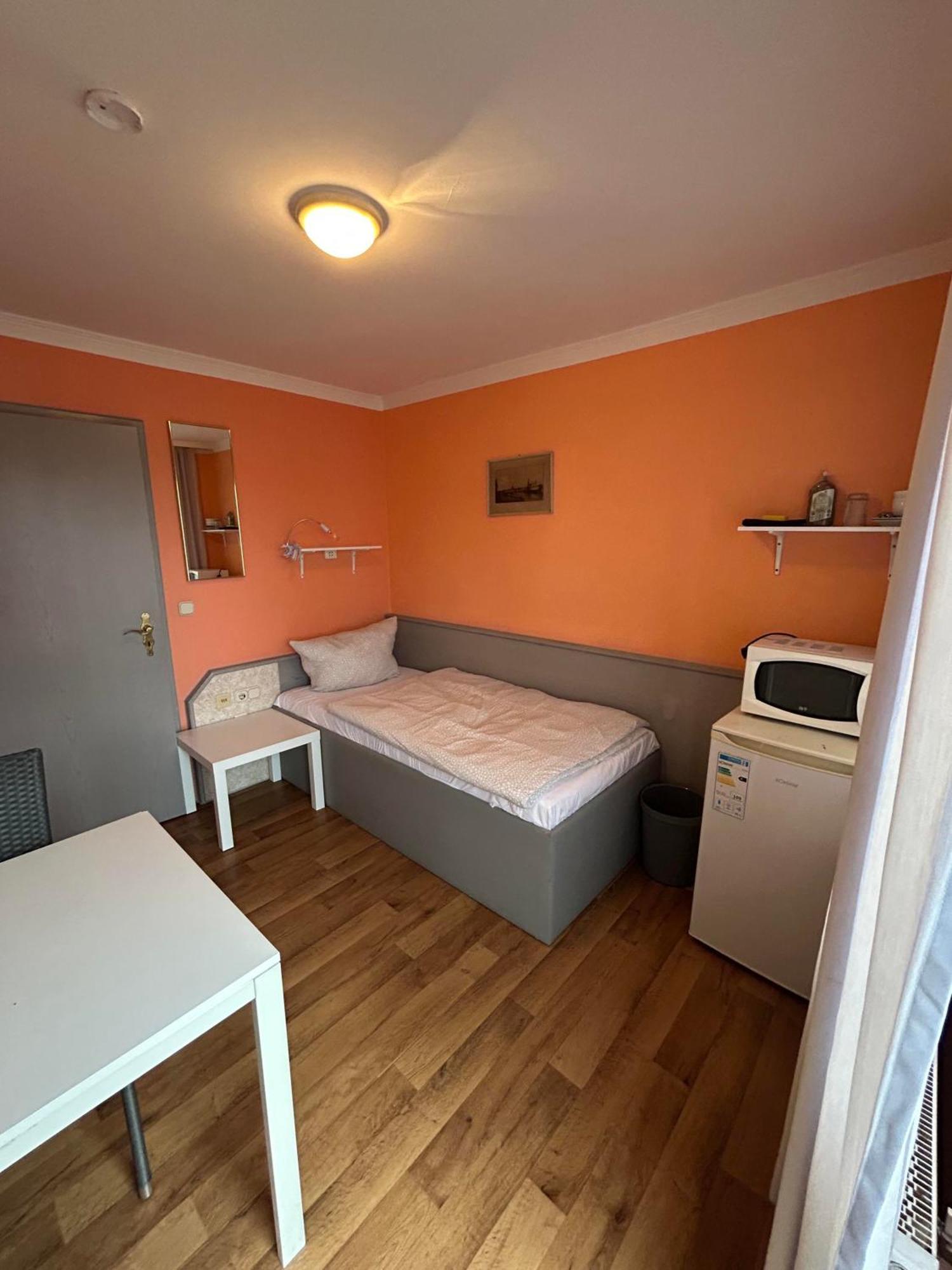 Budget Aubing Apartmenthostel Aub 162 * München