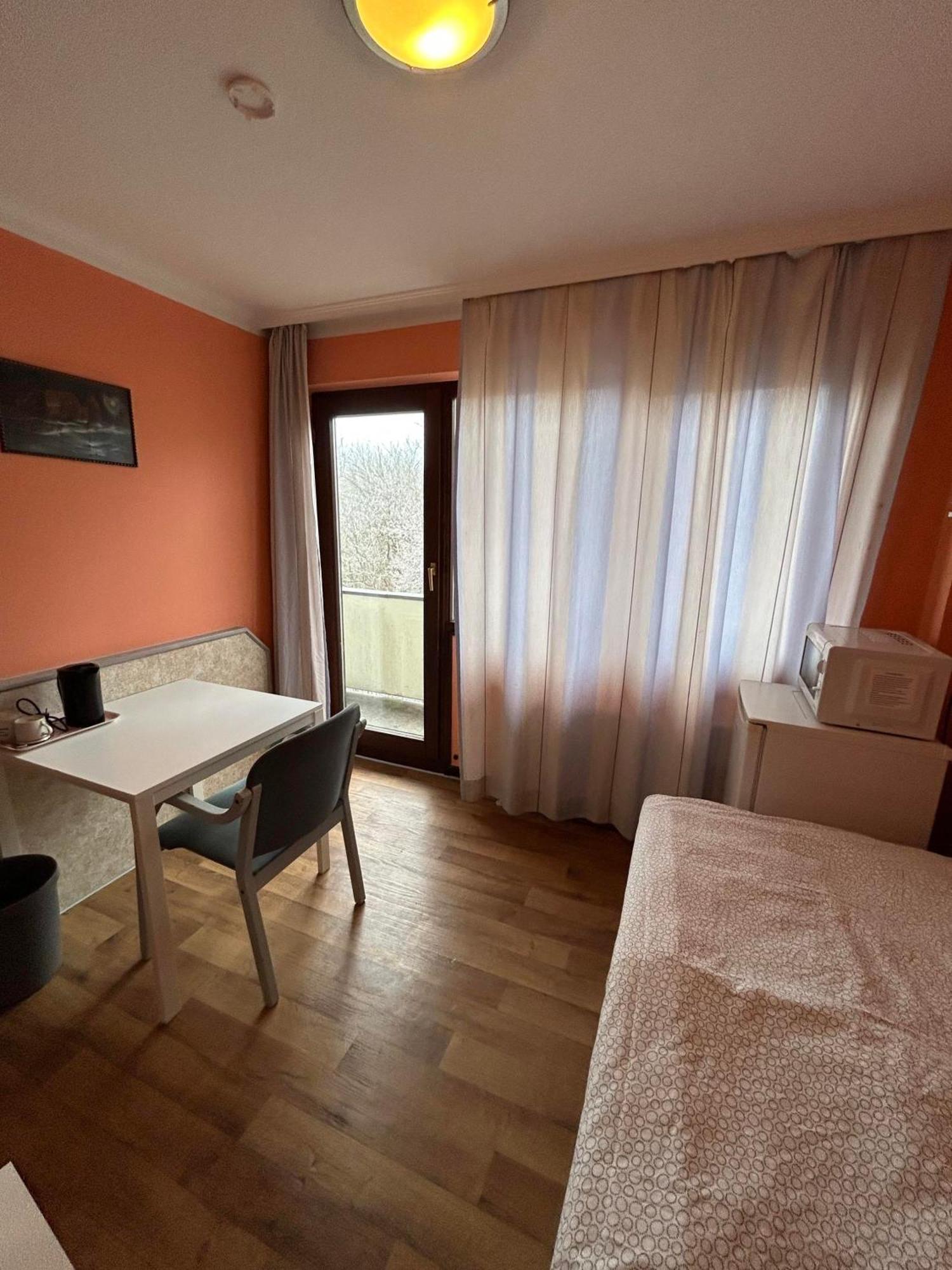 Hostel Budget Aubing Apartmenthostel Aub 162 *