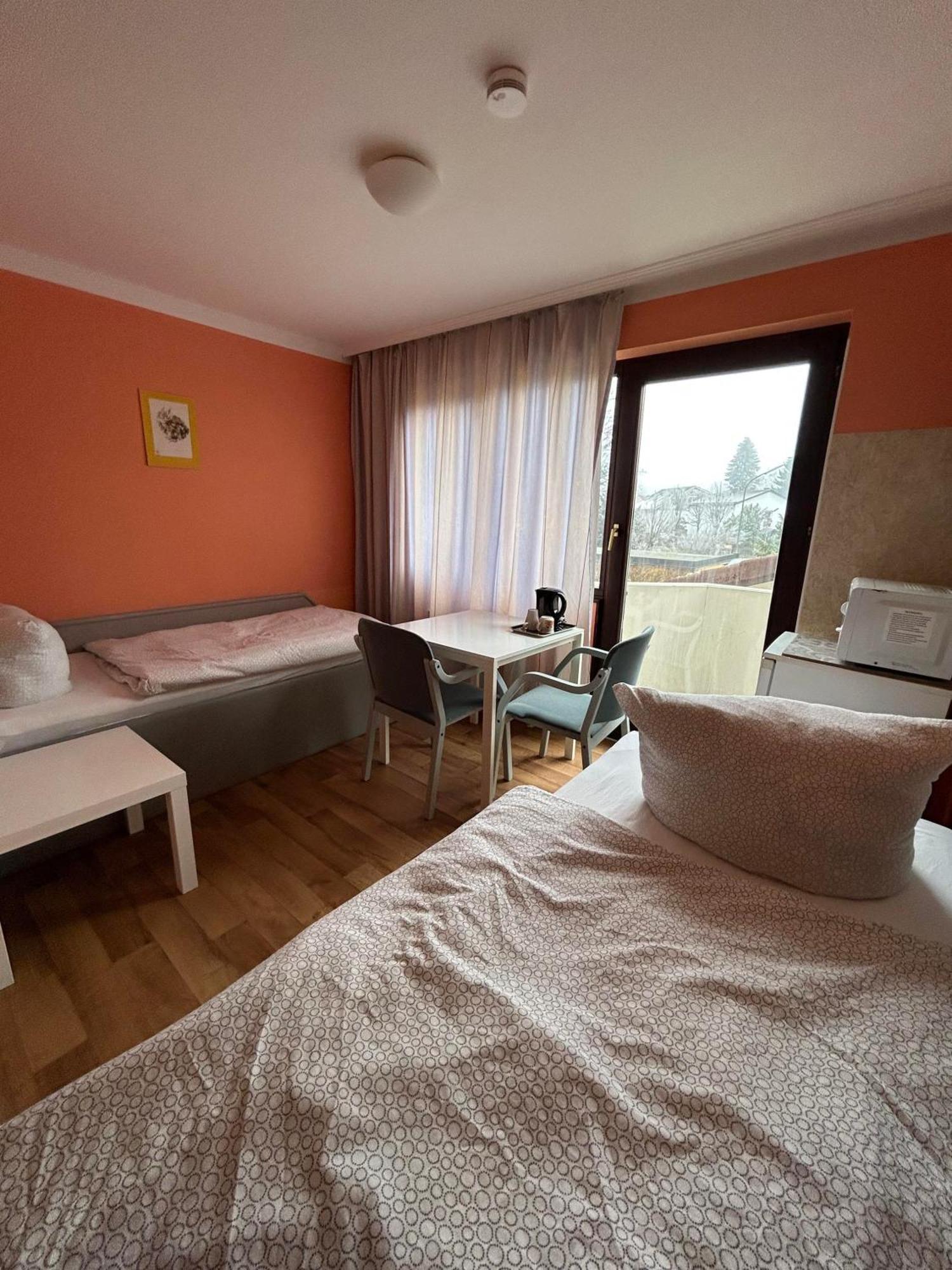 Budget Aubing Apartmenthostel Aub 162 * München